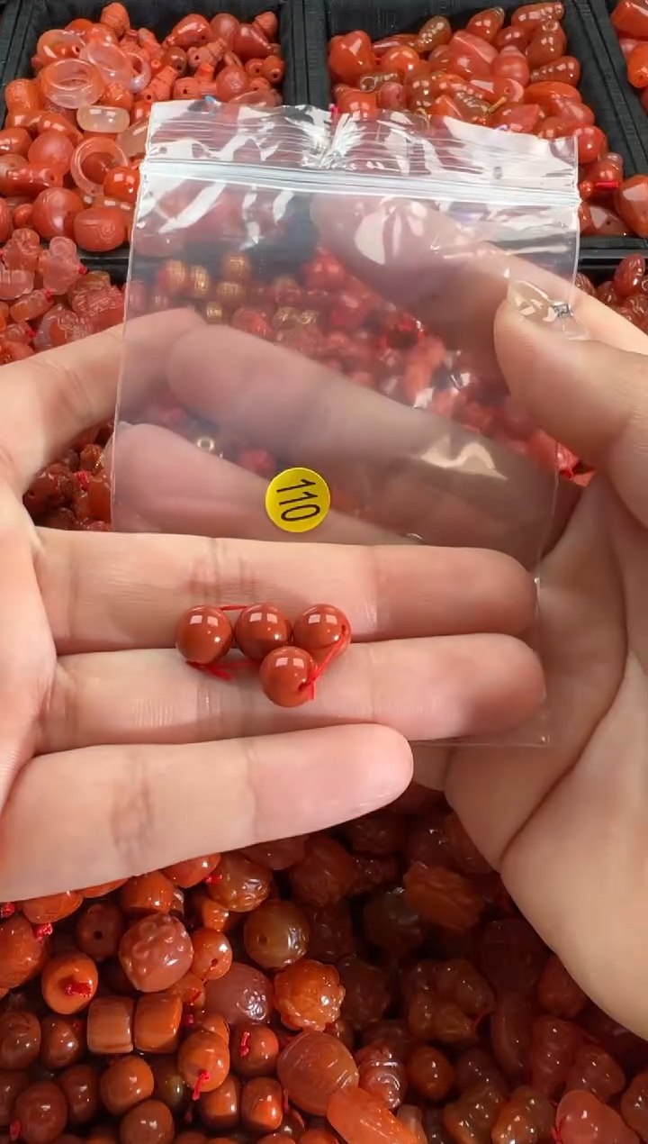 【闪购商品】南红玛瑙颈饰未镶嵌1