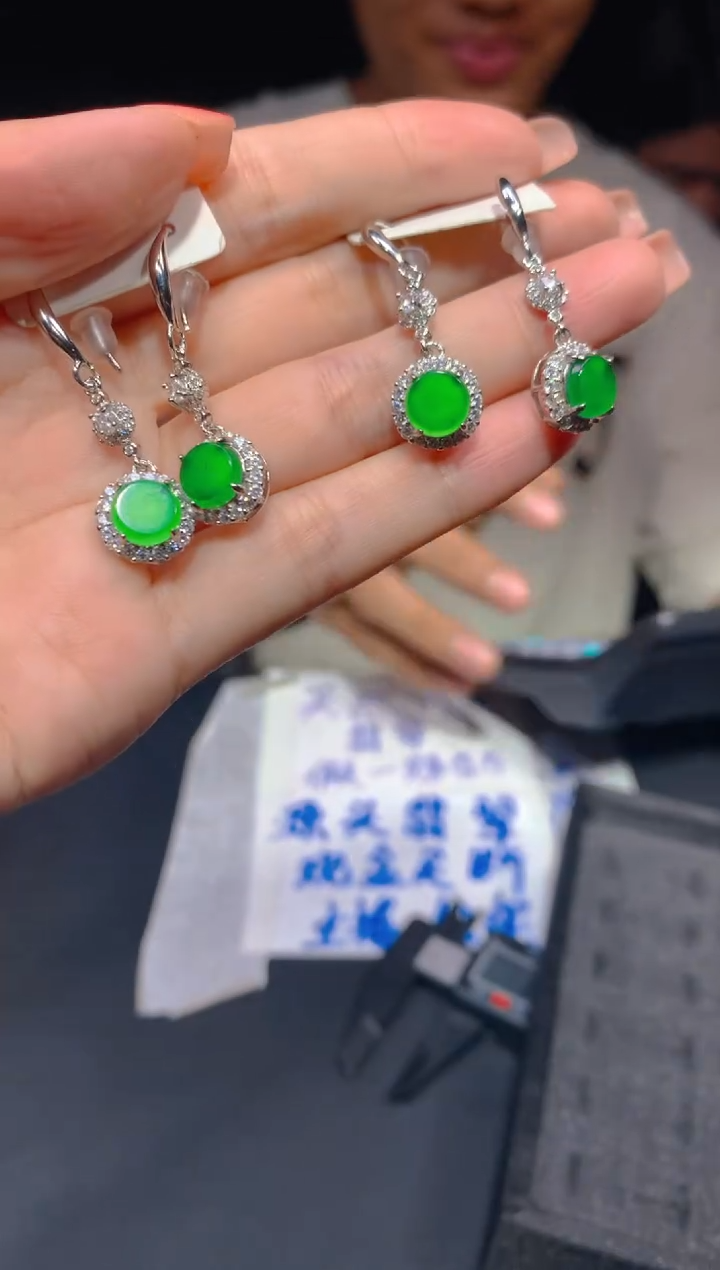 【闪购商品】定制翡翠未镶嵌99多样性发货（发其一）