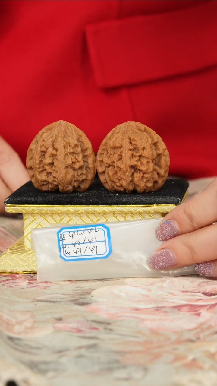 【闪购商品】文玩核桃把件非嫁接大粗筋