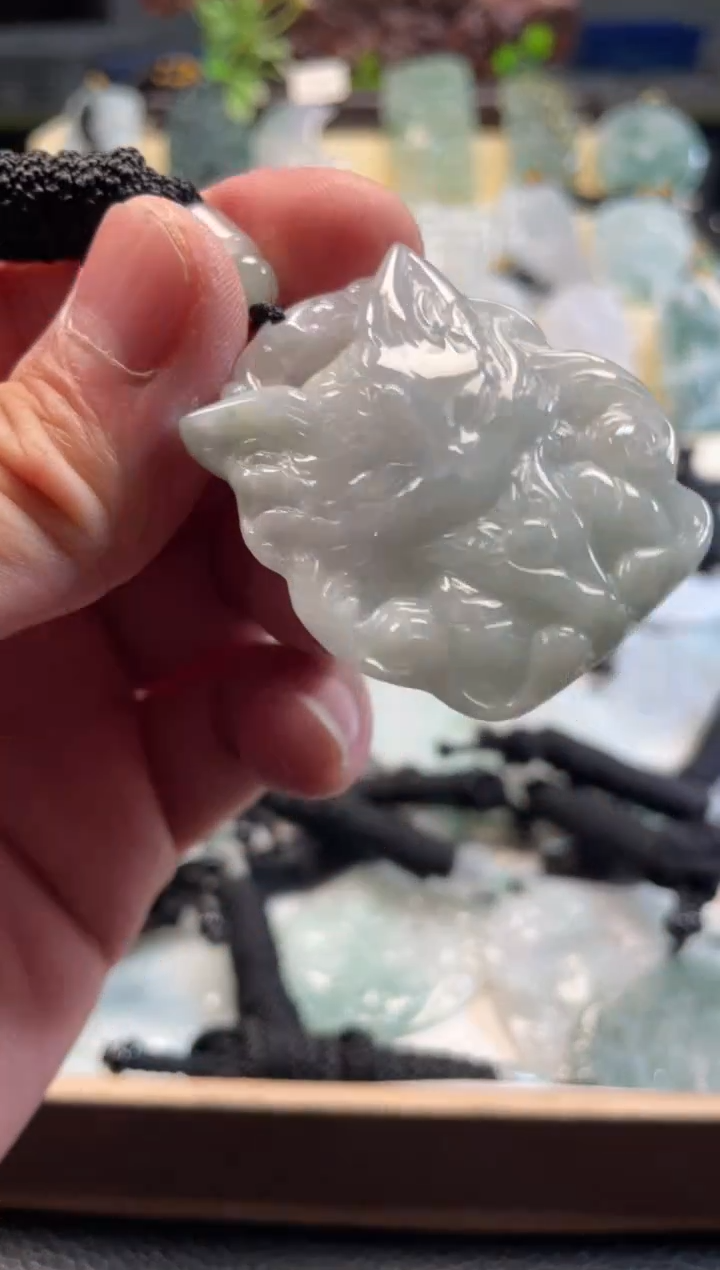 颈饰未镶嵌翡翠12/03/043