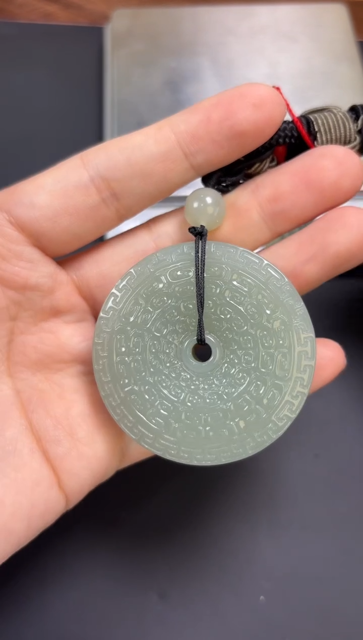 【闪购商品】和田玉把件未镶嵌且末微色差近矿把件