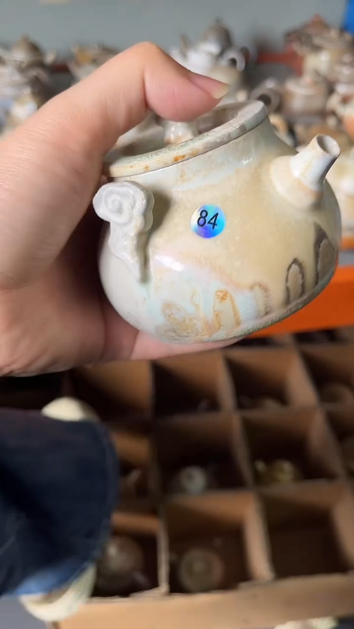 壶84号容量180-200ML中白泥 仿手工壶