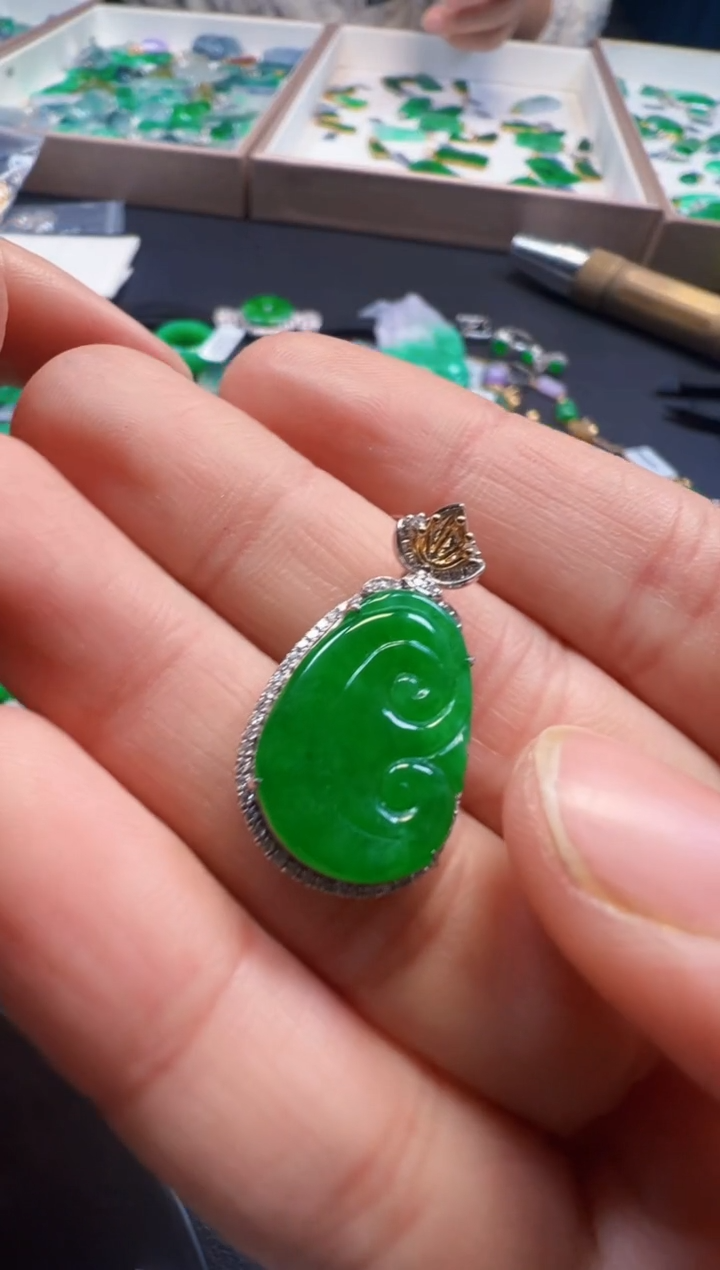 【闪购商品】定制翡翠18K金镶嵌5800元