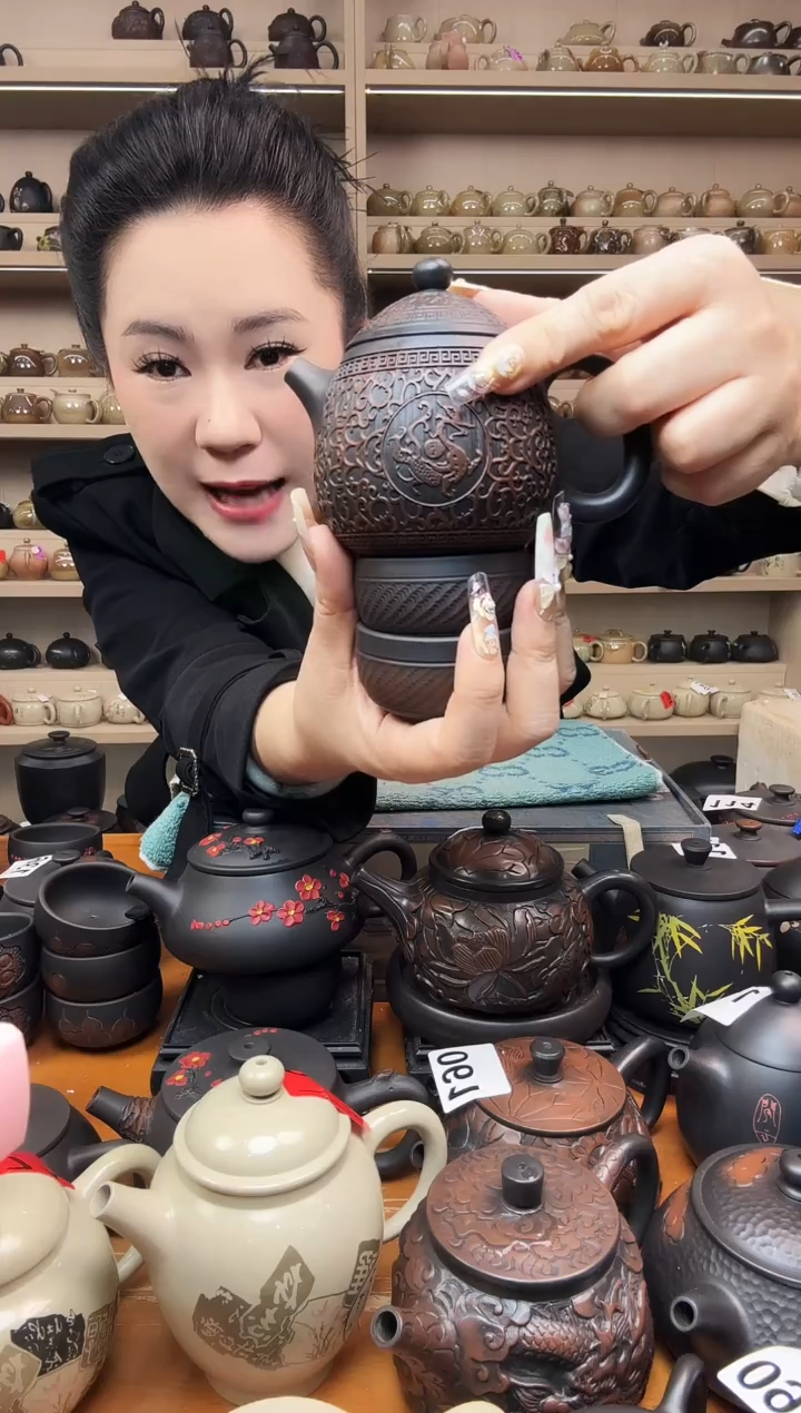 壶满雕龙纹龙蛋+2跳叨杯 