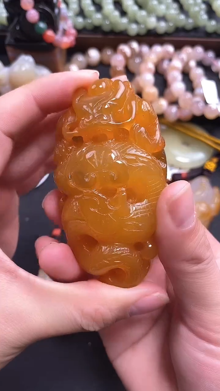 【闪购商品】玛瑙/玉髓手把件未镶嵌龙