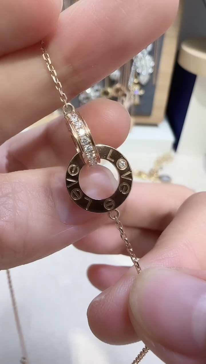 【闪购商品】钻石颈饰18K金镶嵌多样性发货发其一