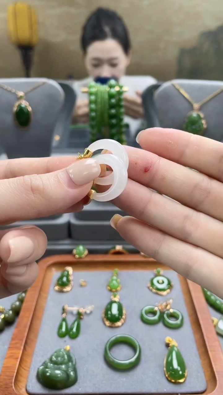 银S925镀金镶嵌和田玉耳饰银S925镀金镶嵌 和田玉 耳饰