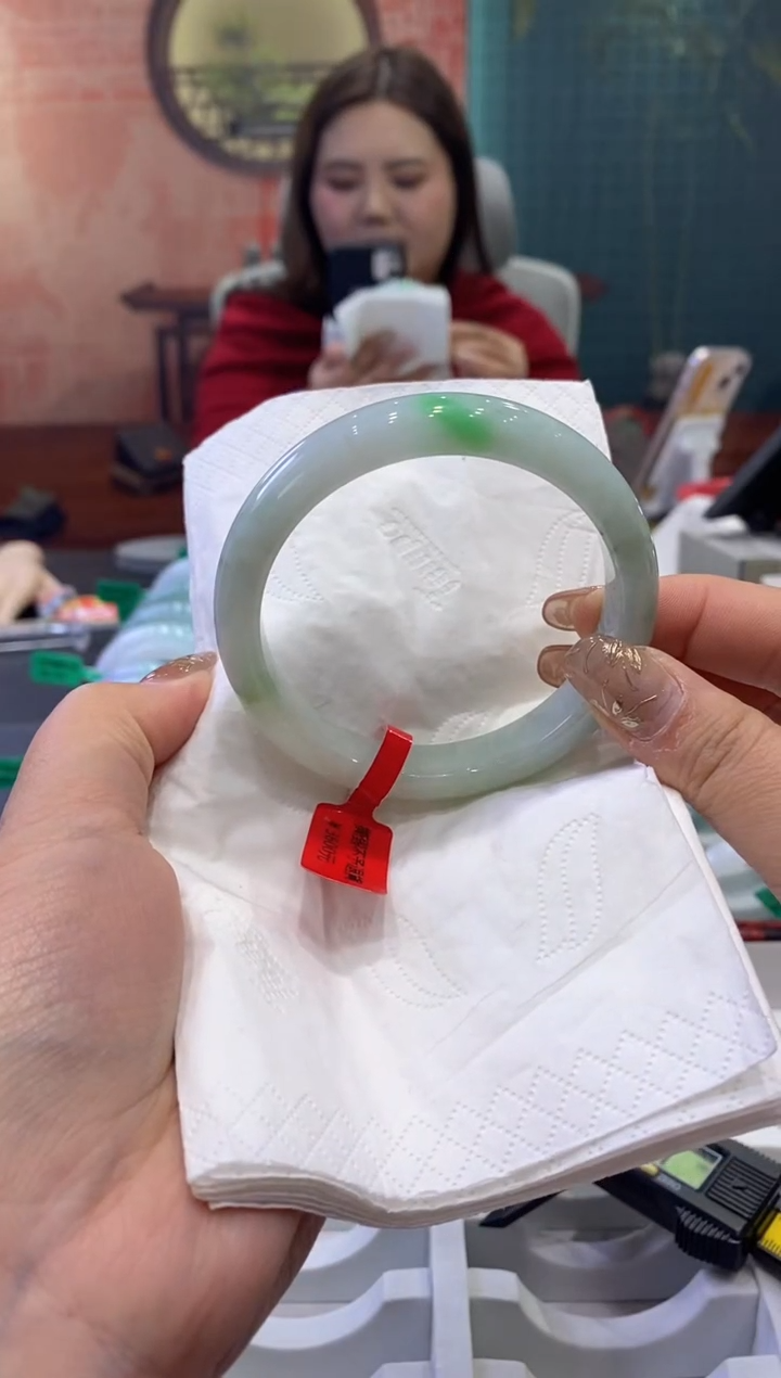 【闪购商品】翡翠手镯未镶嵌多人0012041