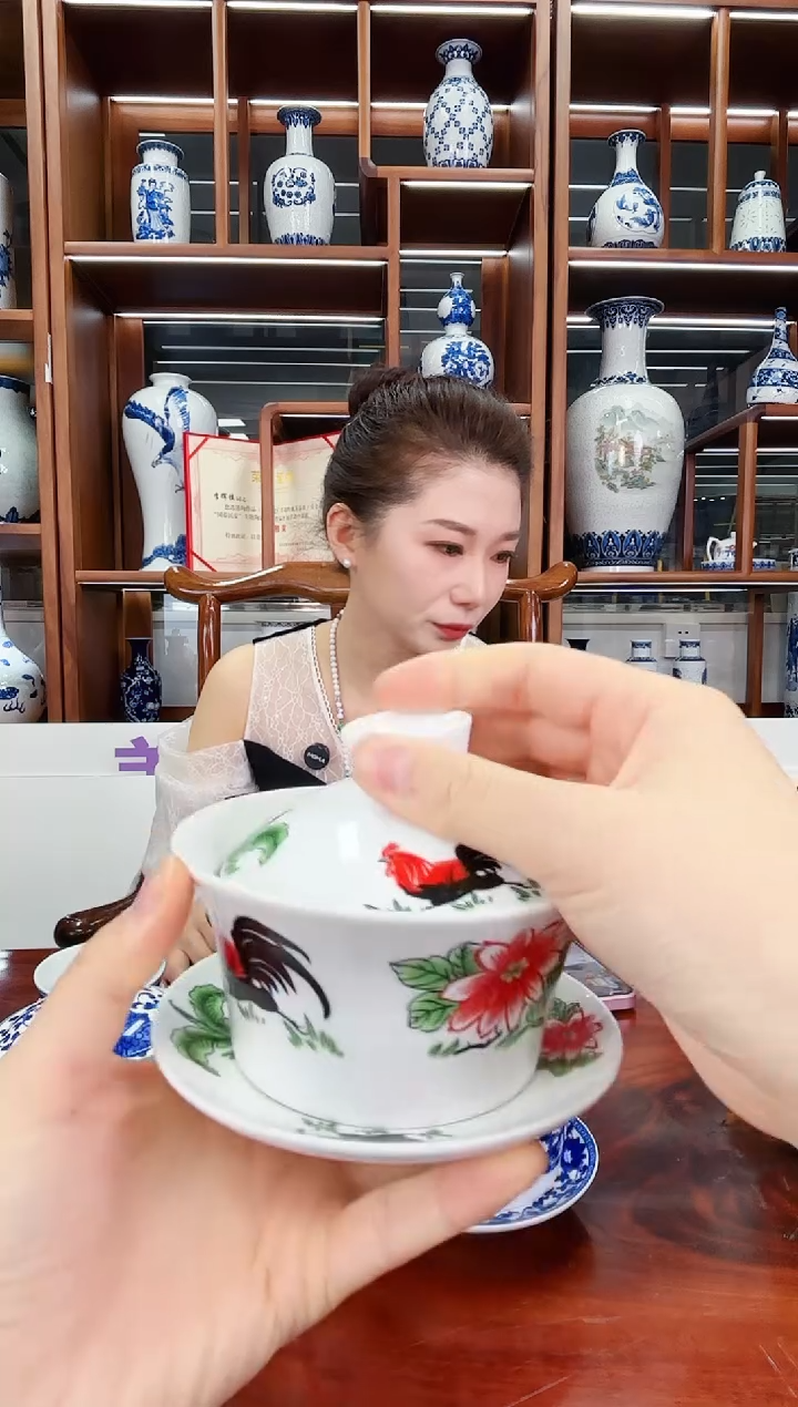 A06景德镇公鸡三才盖碗