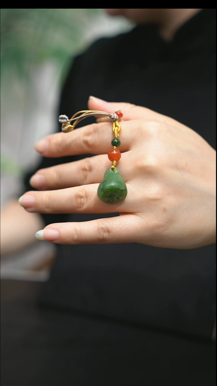 颈饰未镶嵌和田玉莲蓬