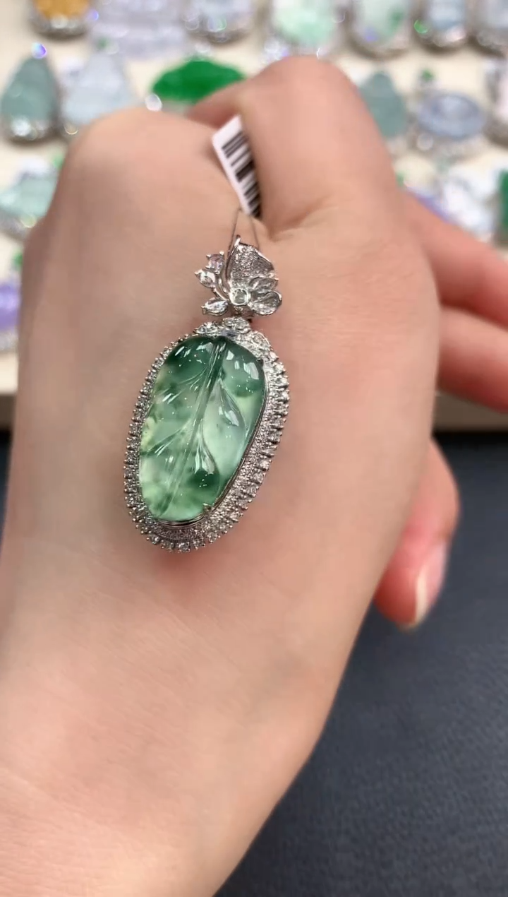 【闪购商品】翡翠吊坠(不含链)18K金镶嵌n50       
