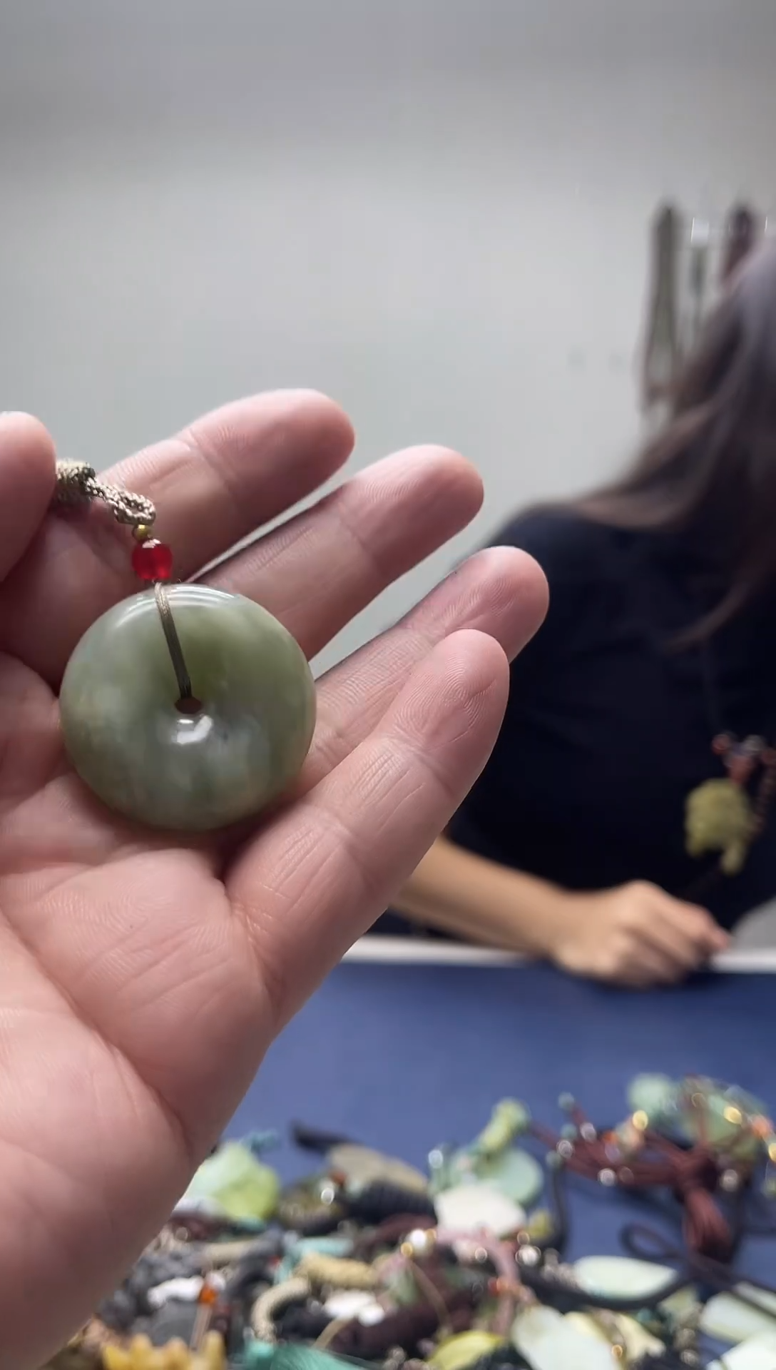 未镶嵌岫玉颈饰·