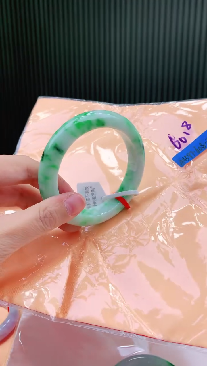 未镶嵌手镯翡翠60+