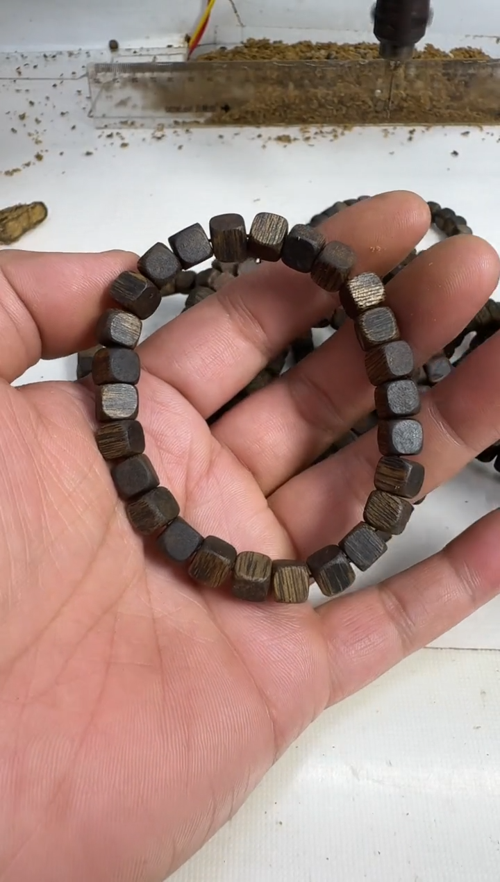 手串沉香乌身0.7规格单圈7克方珠