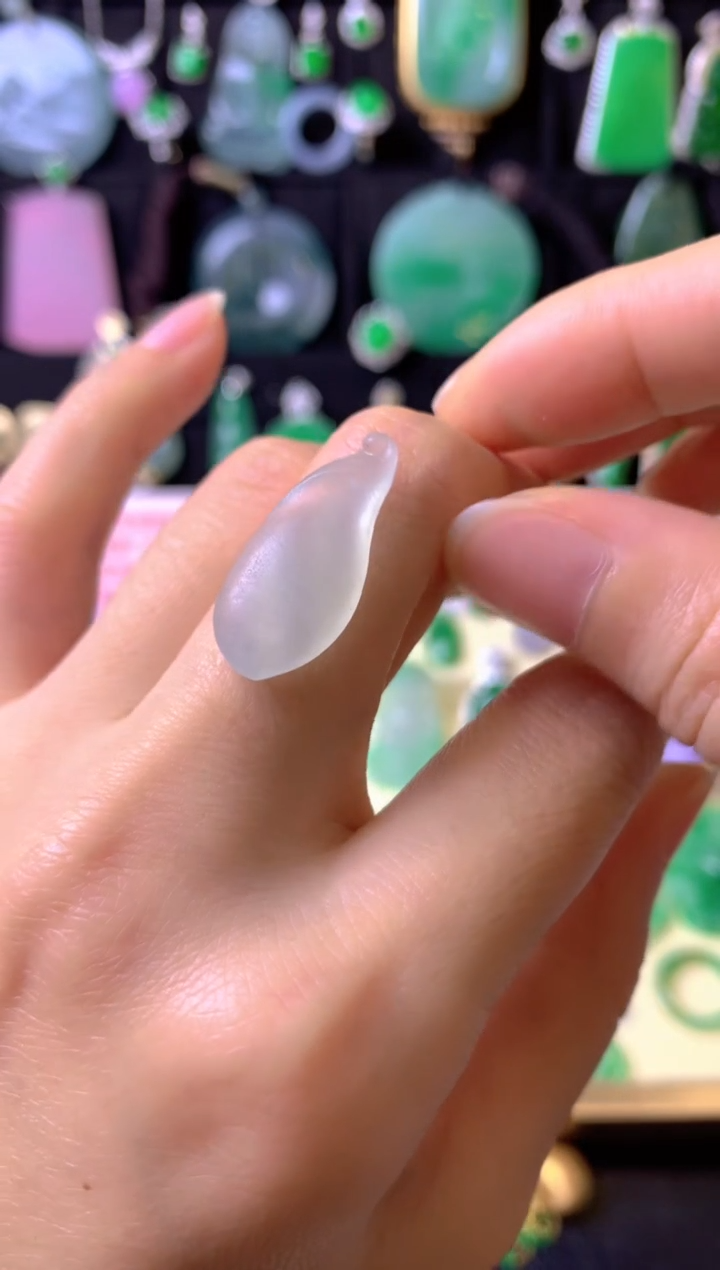 定制翡翠未镶嵌毛货抛光