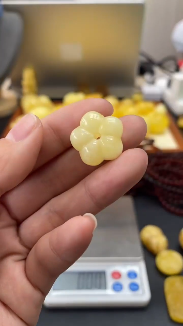 琥珀未镶嵌珠宝奇石2414