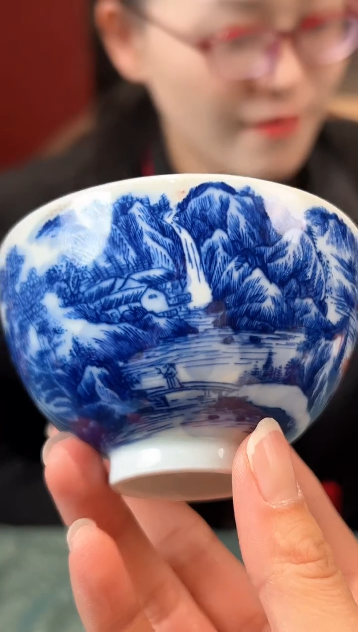 【闪购商品】杯子青花釉里红山水鸡心杯