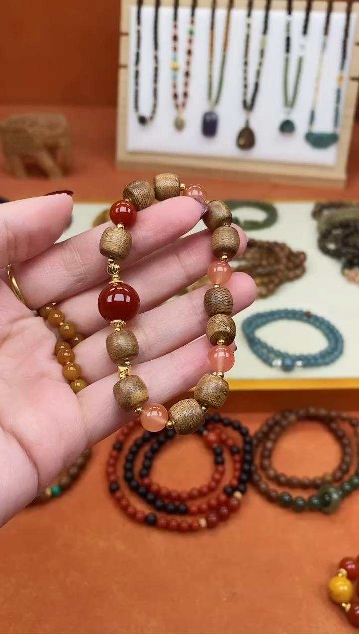 手串檀香木未镶嵌单圈加里曼丹南红手串