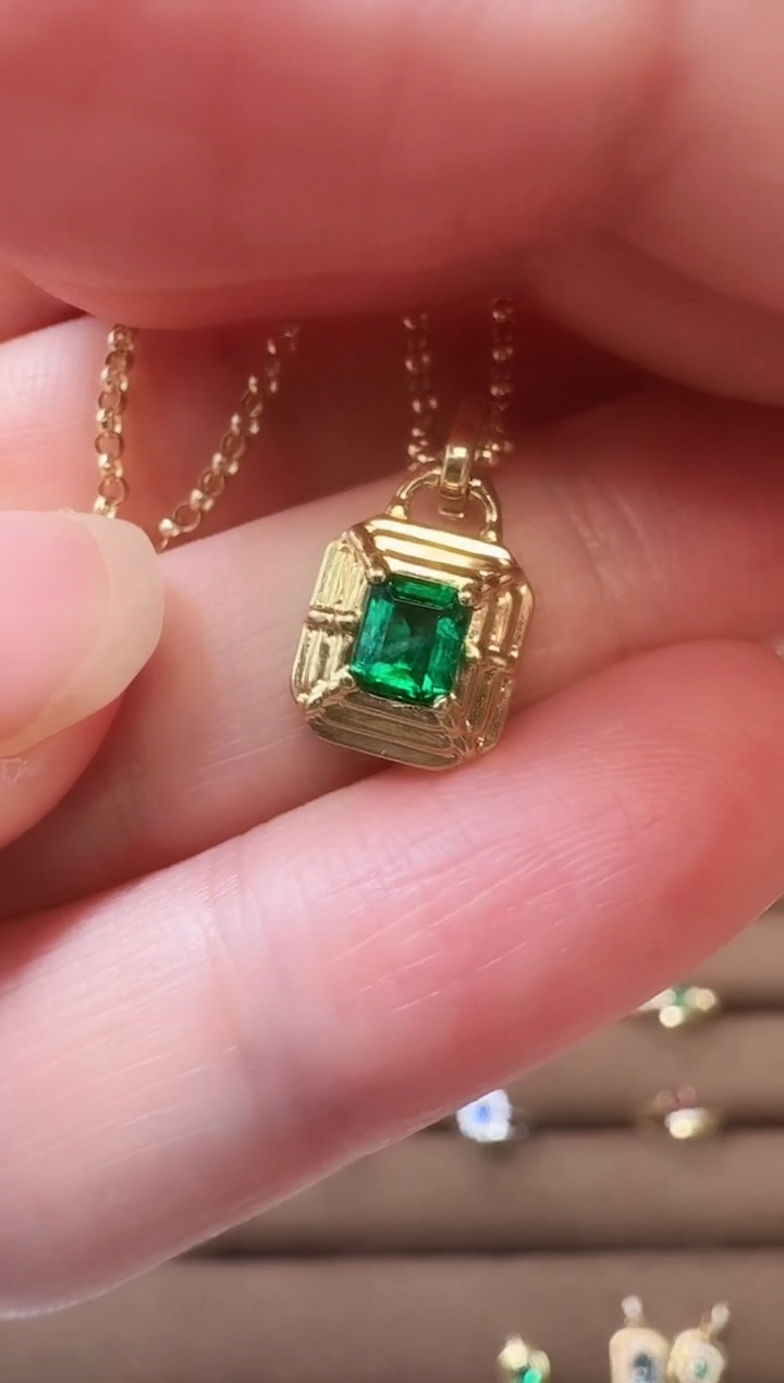 【闪购商品】祖母绿吊坠(不含链)18K金镶嵌18K金祖母绿吊坠
