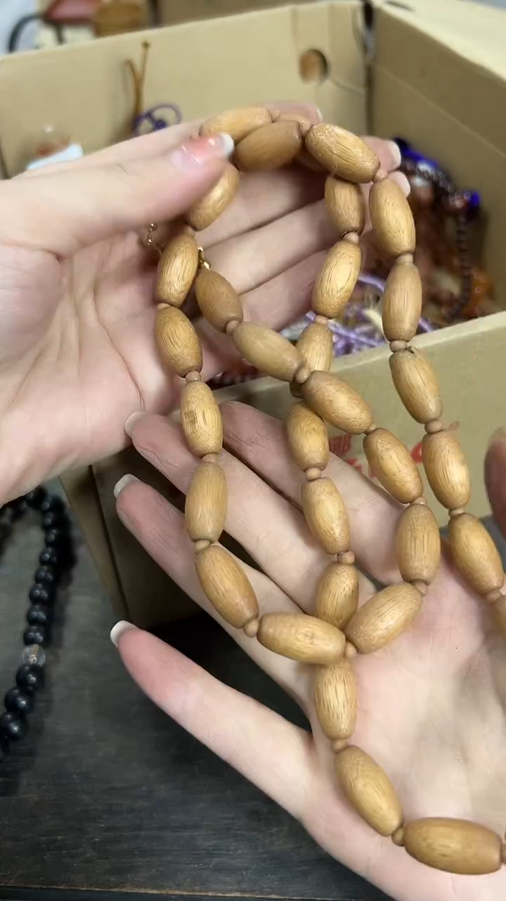 小甜甜开播了什么都有