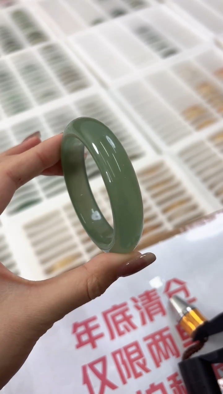 未镶嵌手镯石英质玉15-56D