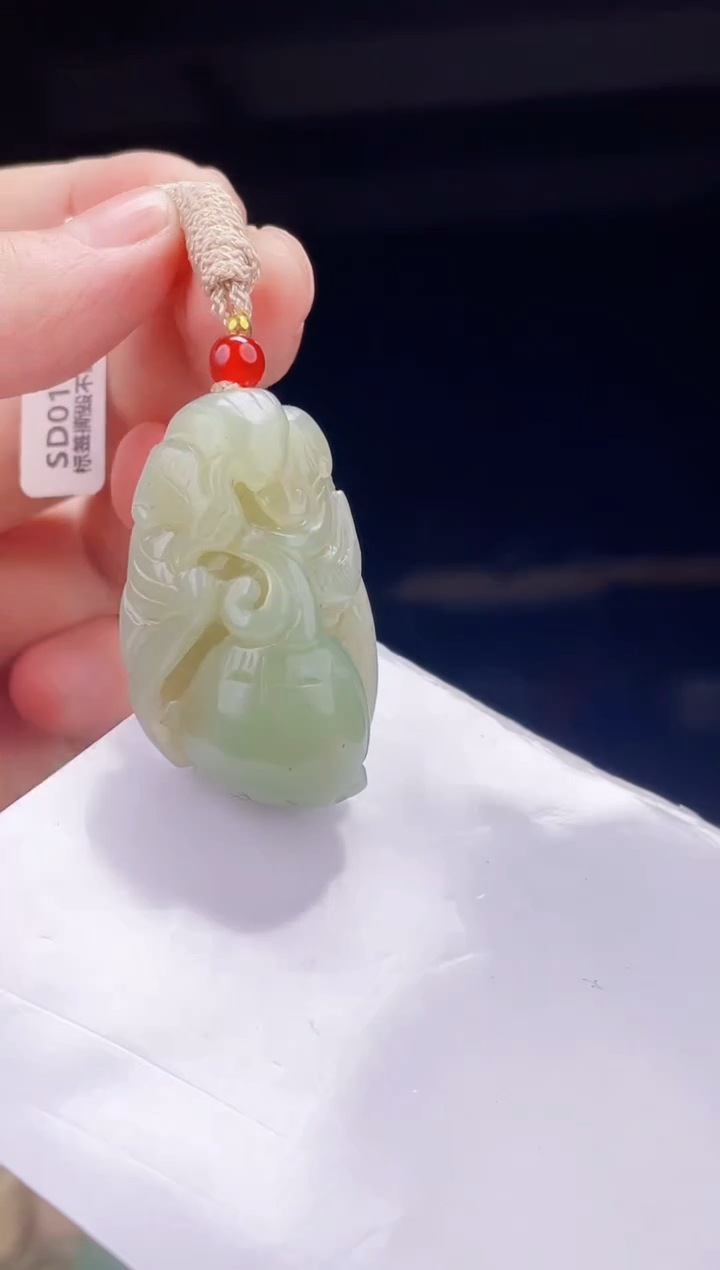 颈饰未镶嵌和田玉1