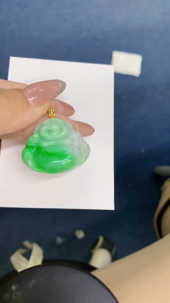 颈饰18K金镶嵌翡翠1