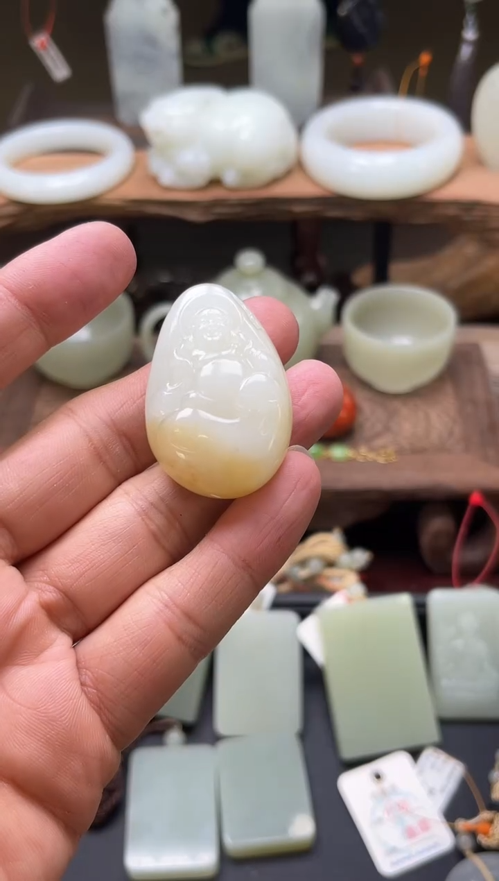 【闪购商品】和田玉吊坠未镶嵌且末金山糖白 逍遥佛随形