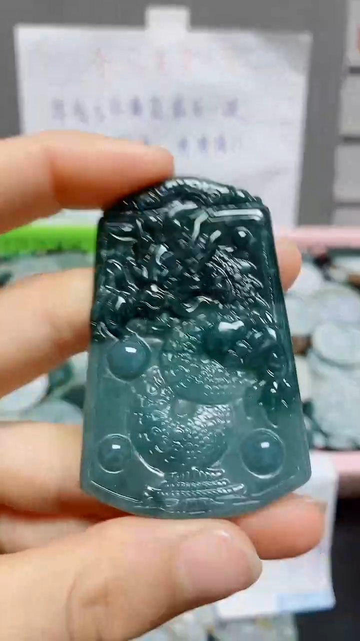 【闪购商品】翡翠颈饰未镶嵌天然翡翠A货