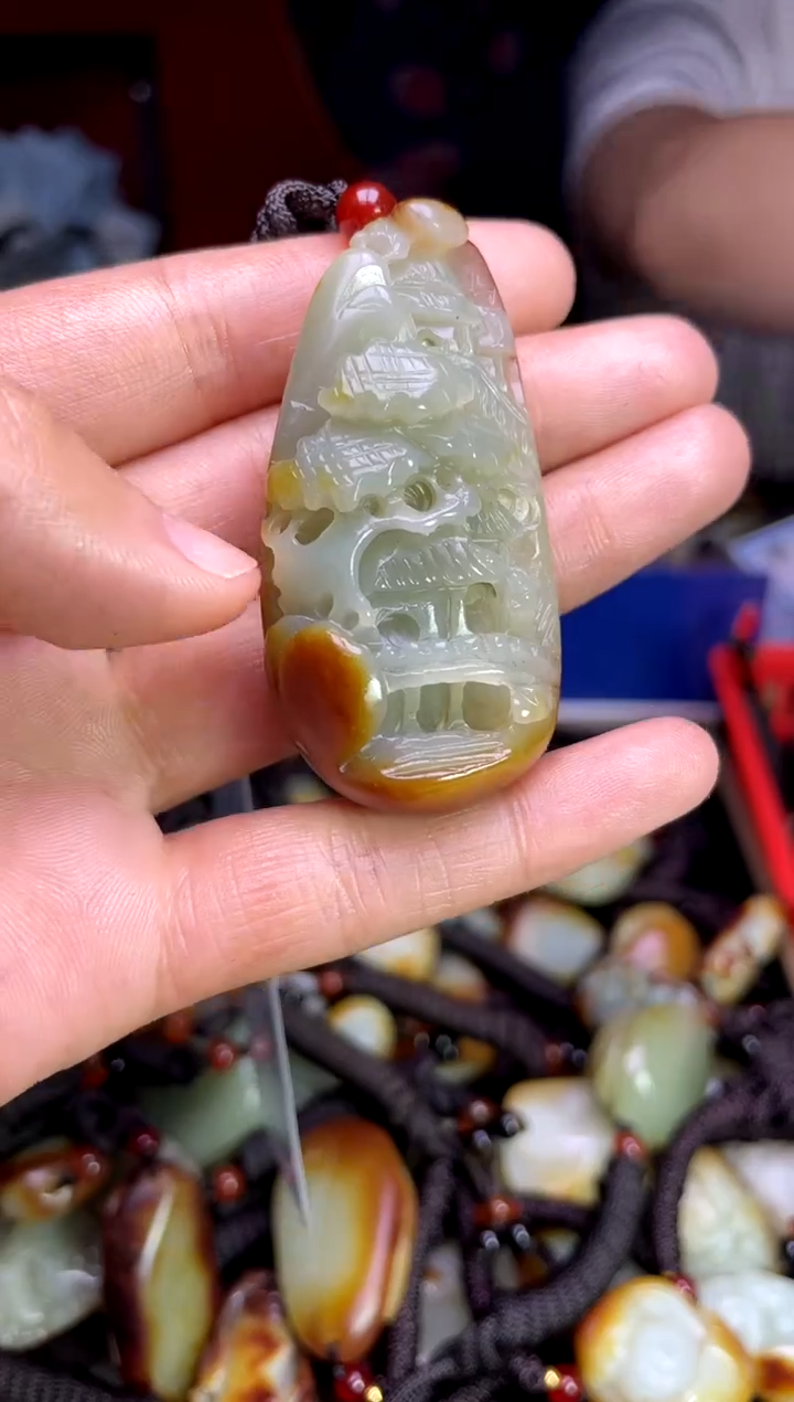 和田玉未镶嵌颈饰1