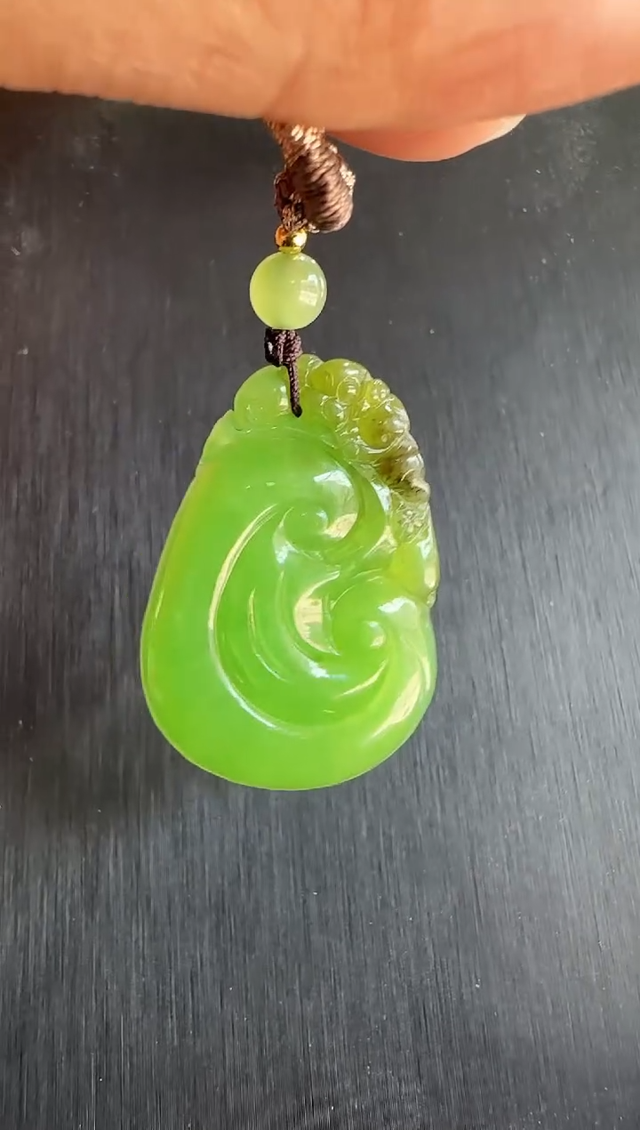 【闪购商品】和田玉吊坠未镶嵌苹果绿如意