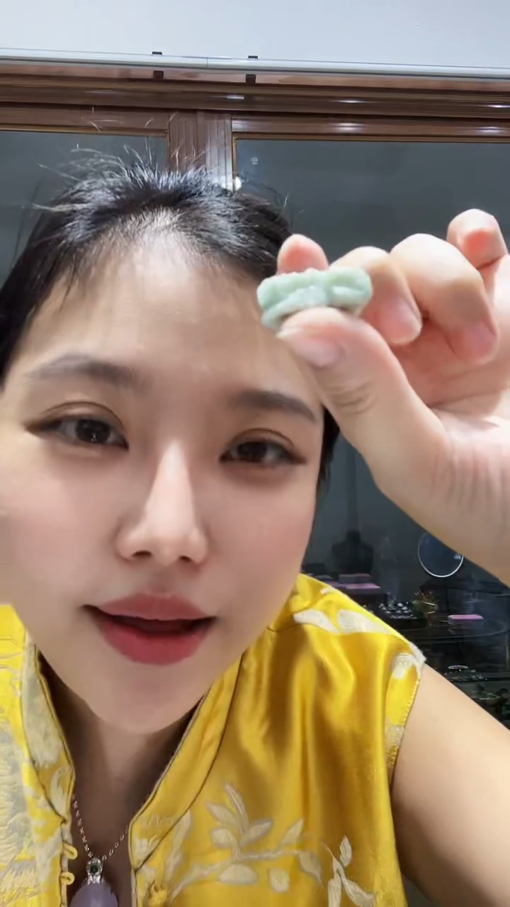 颈饰未镶嵌翡翠仙****李翡翠貔貅