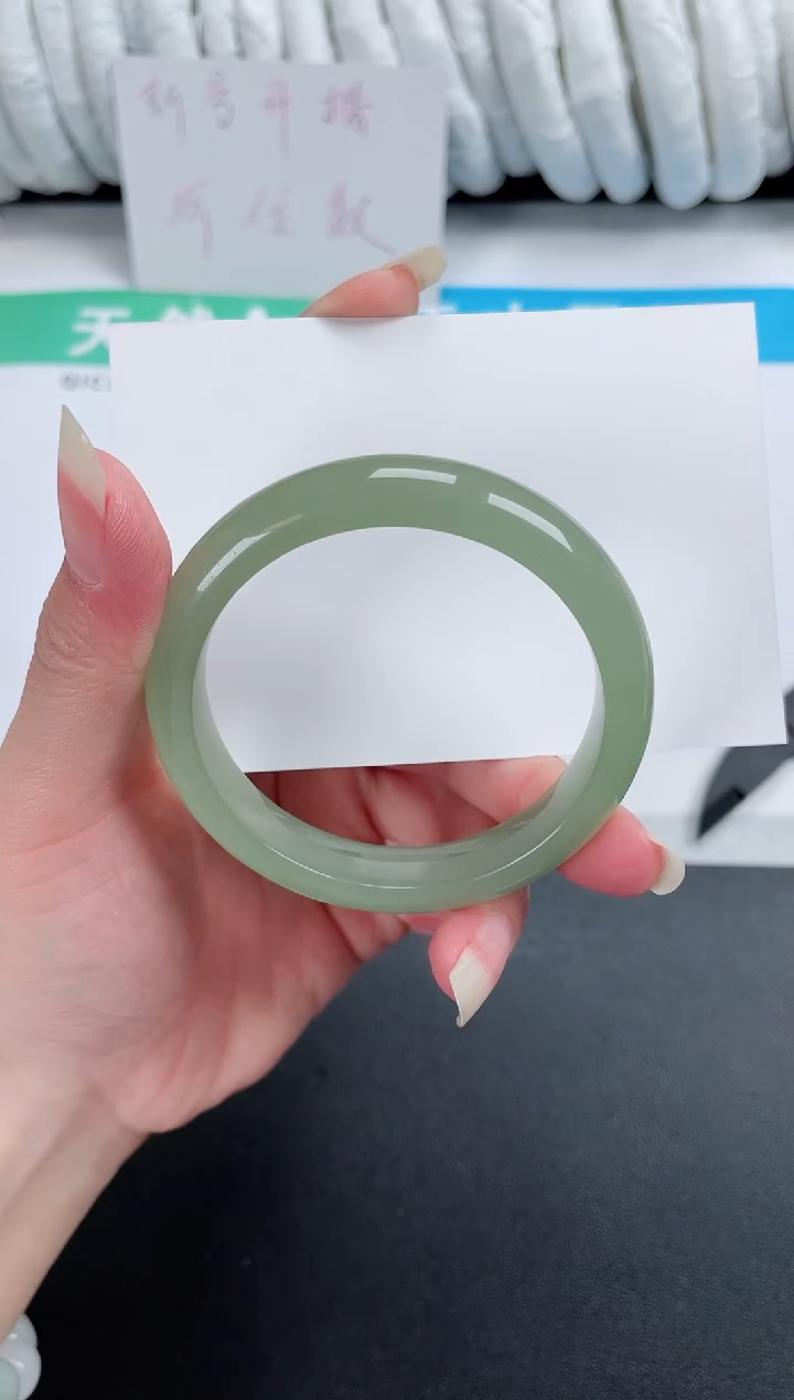 【闪购商品】石英质玉手镯未镶嵌240-53.5