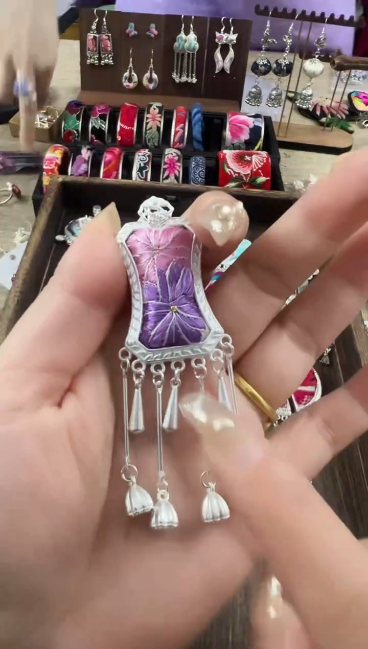 【闪购商品】织绣民族风老绣饰品390