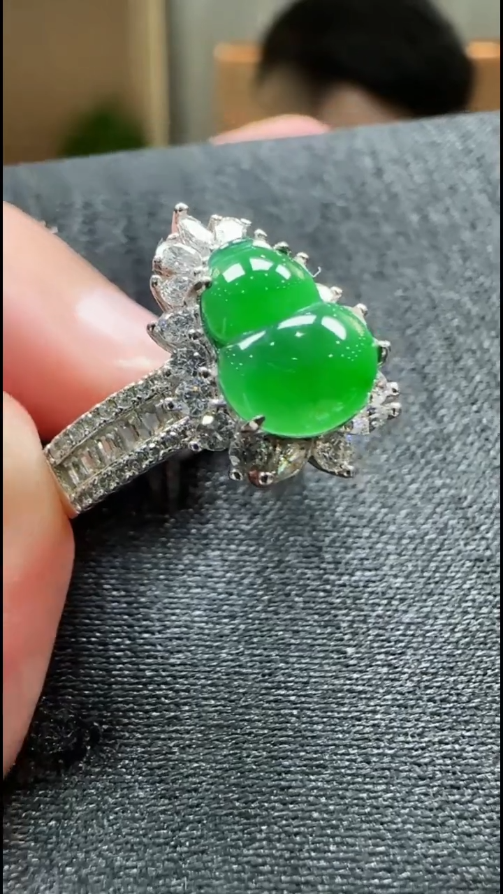 银S925镶嵌戒指翡翠天然翡翠A货多样性发其一