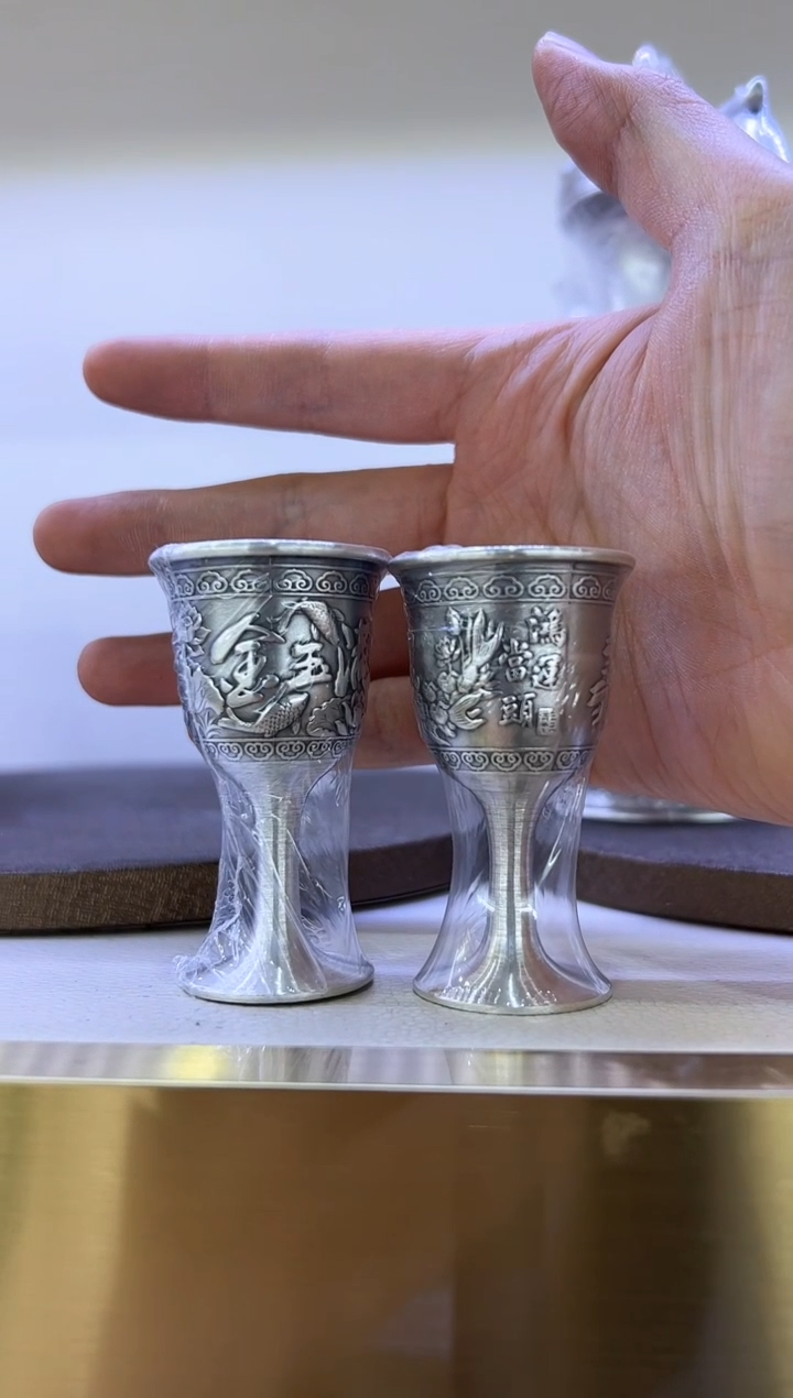 999 两个金玉满堂酒杯 60克