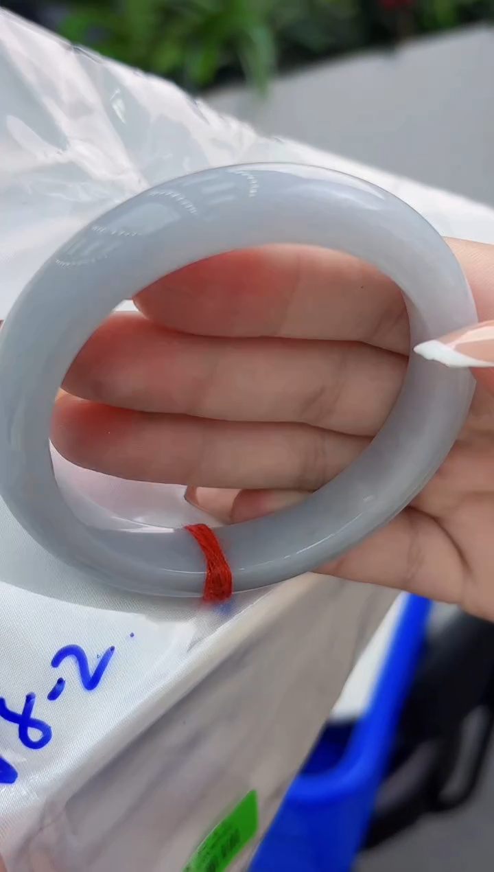 【闪购商品】翡翠颈饰未镶嵌翡翠手镯