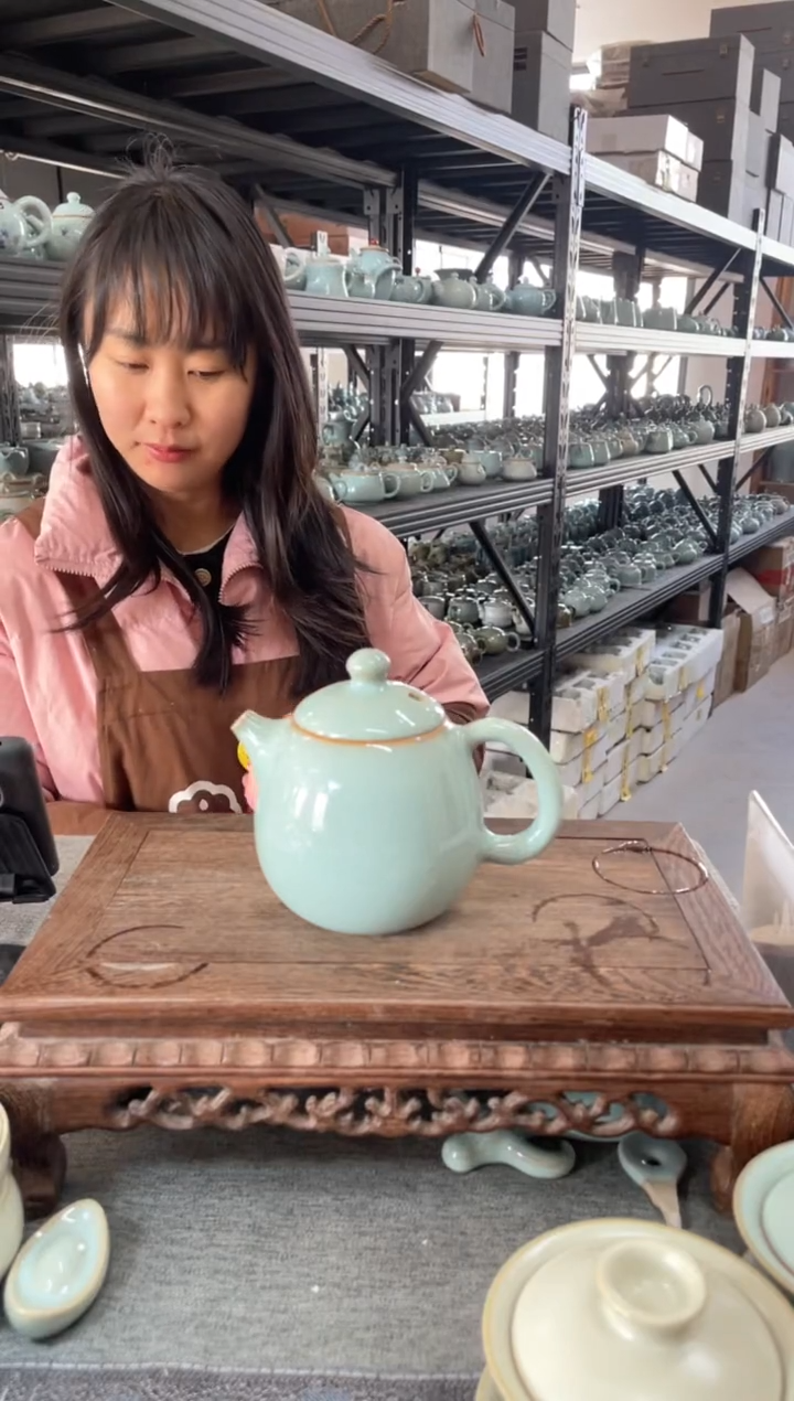 【闪购商品】其他微瑕天青龙蛋壶。。。