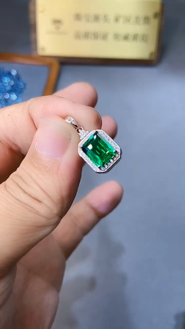 【闪购商品】透辉石吊坠银S925镶嵌354