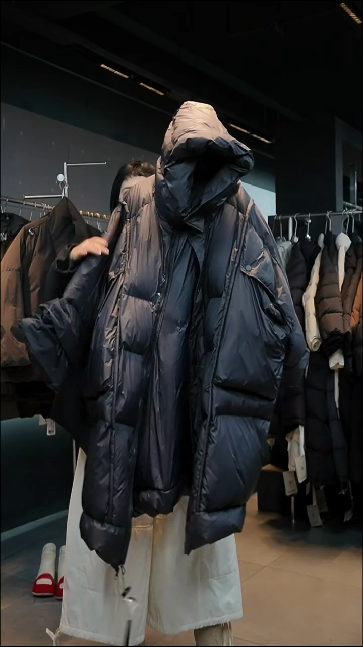 潮牌黑色羽绒潮牌黑色羽绒