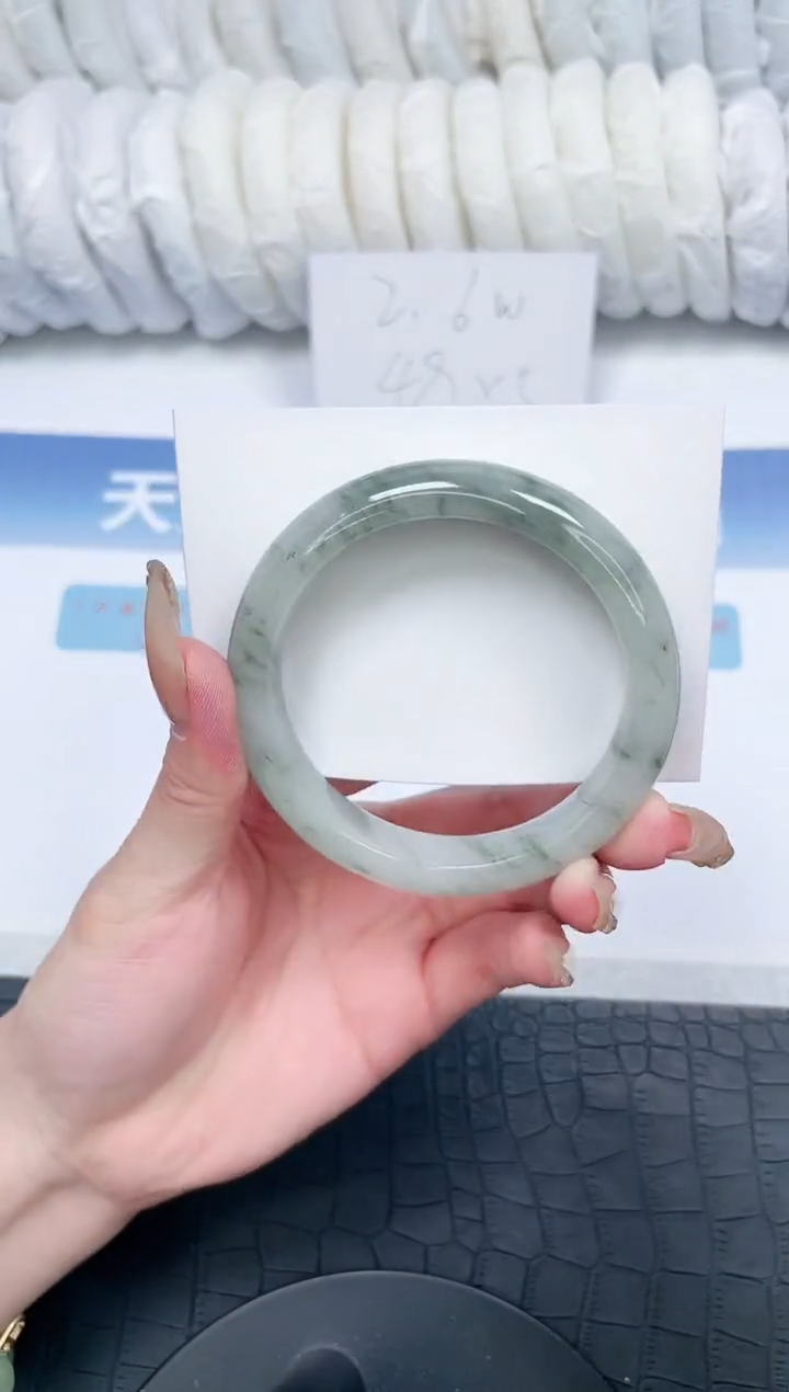 【闪购商品】石英质玉手镯未镶嵌V422-58.6