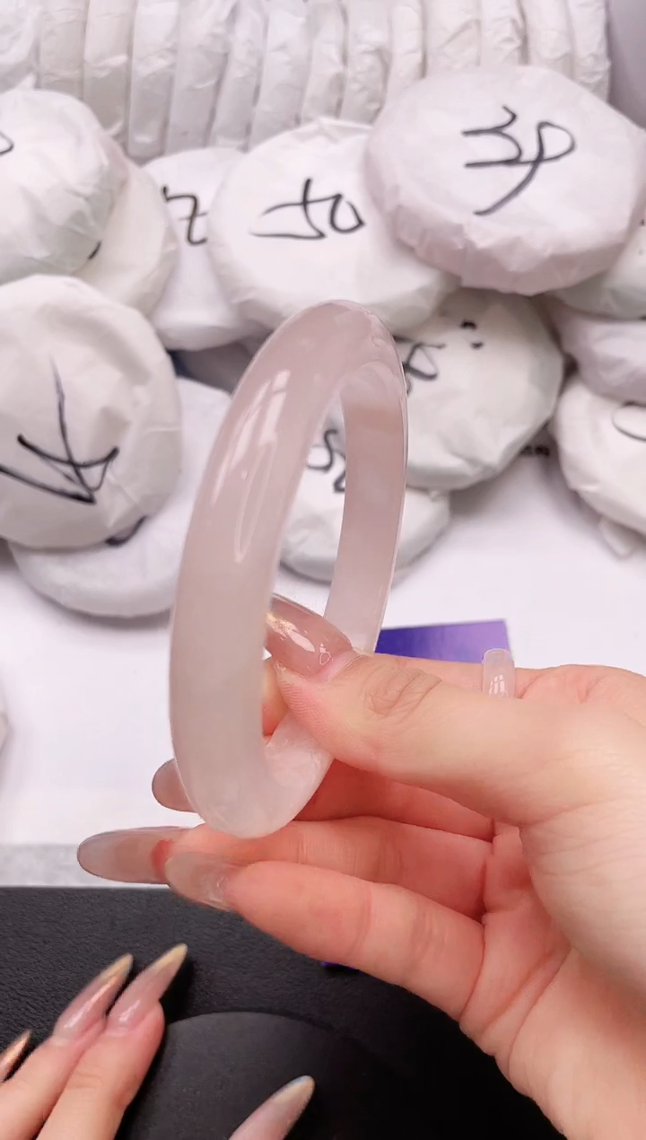 【闪购商品】石英质玉手镯未镶嵌25K19-63