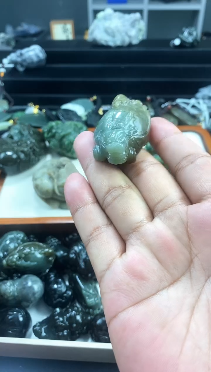 和田玉未镶嵌颈饰1