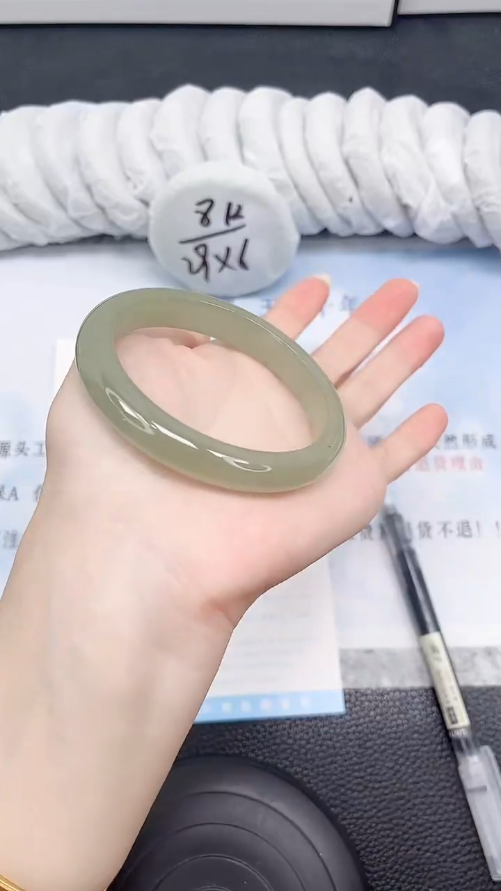 石英质玉手镯未镶嵌57-58.7