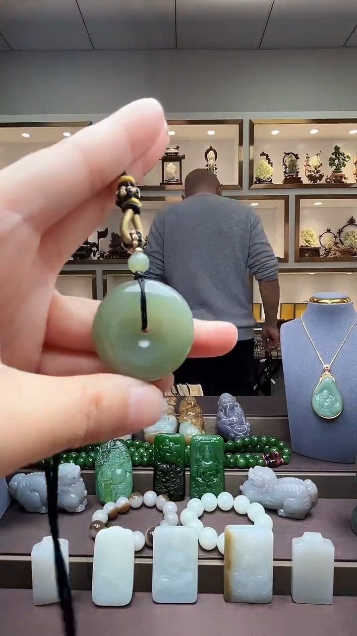 【闪购商品】和田玉颈饰未镶嵌苏