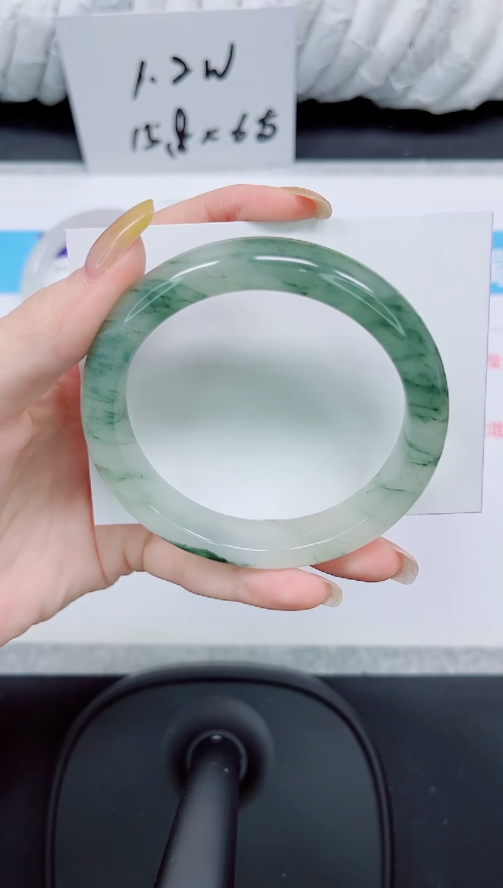 石英质玉手镯未镶嵌66