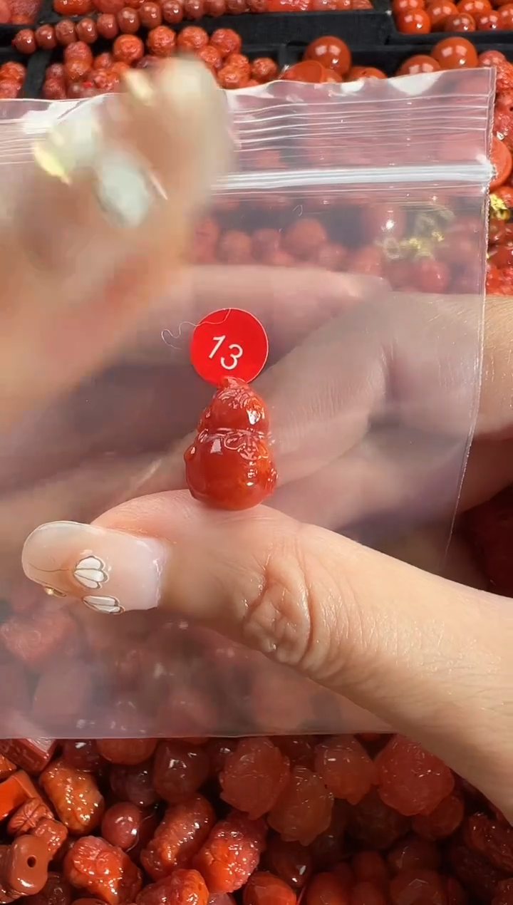 颈饰未镶嵌南红玛瑙1