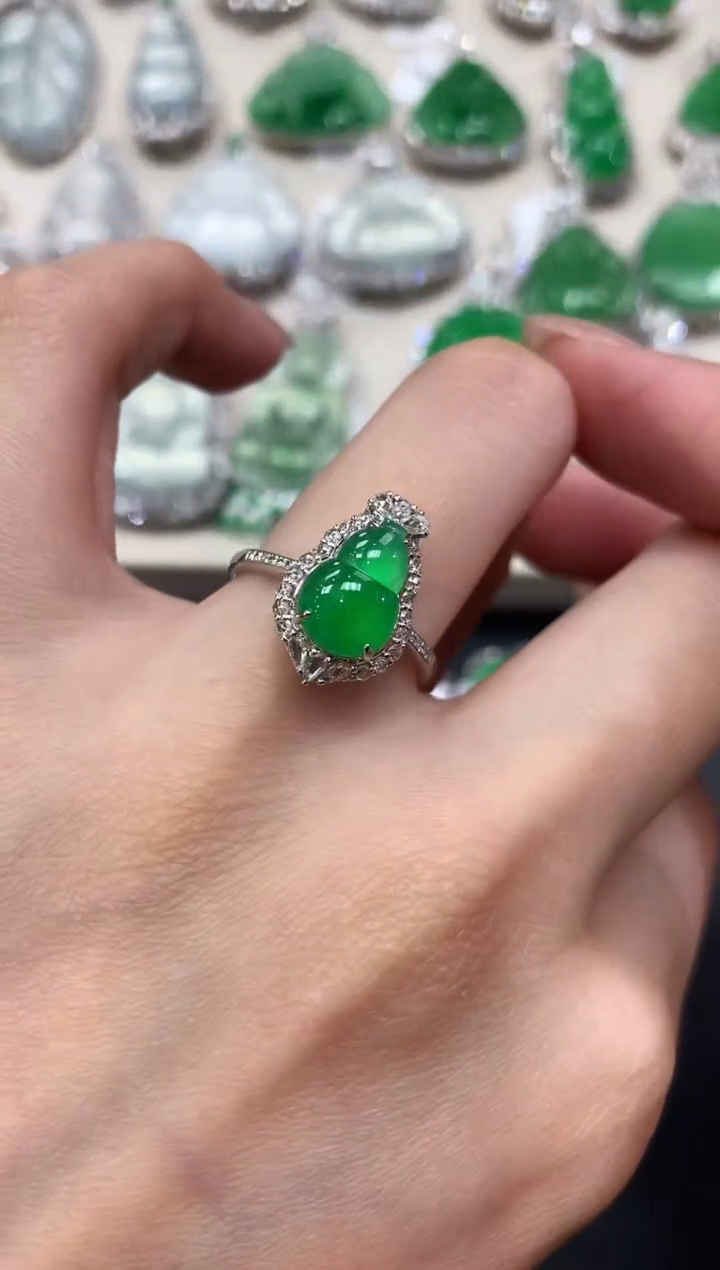 【闪购商品】翡翠戒指18K金镶嵌q63        