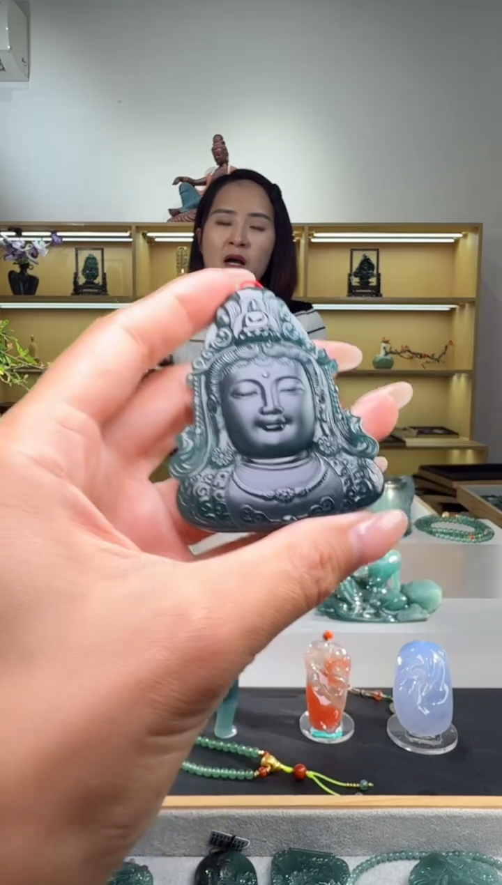 吊坠(赠链)未镶嵌翡翠观音