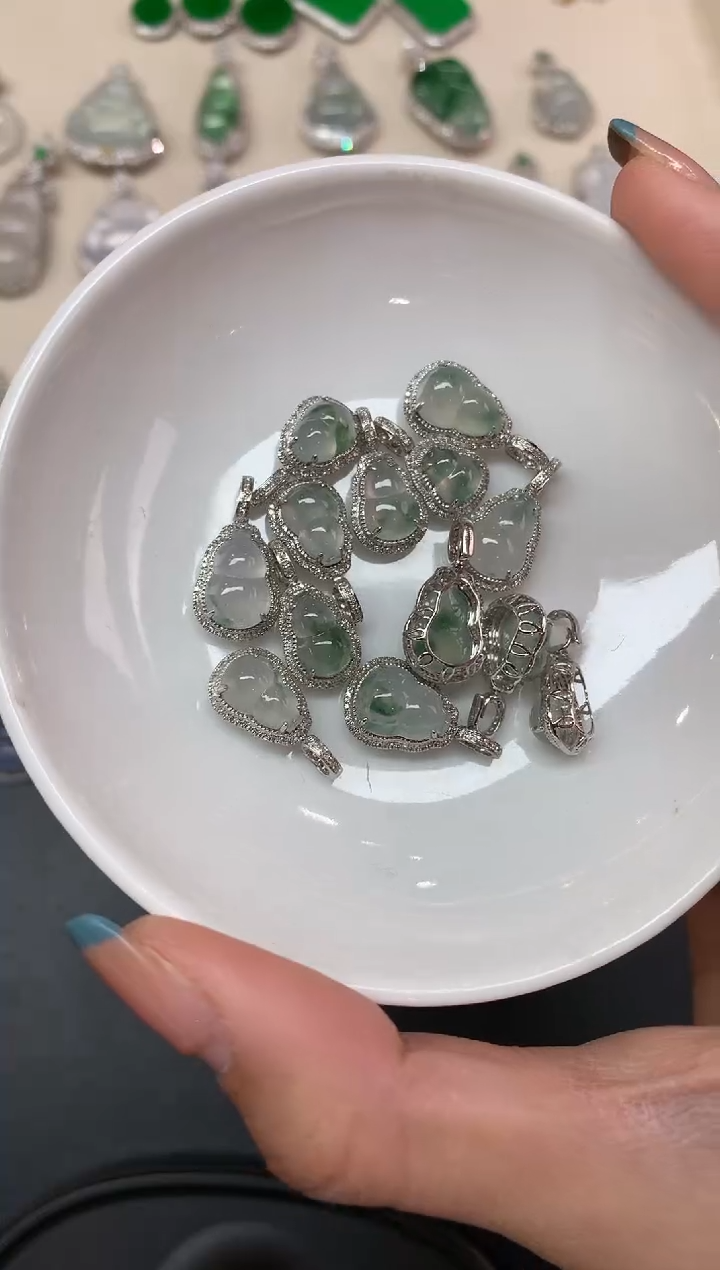 【闪购商品】翡翠吊坠(不含链)18K金镶嵌吊坠多样性发其一A65|1980